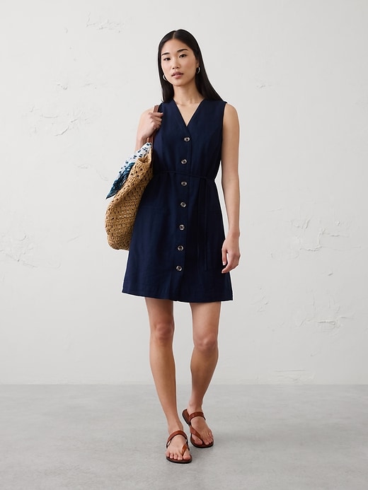 piece of white linen dress Cut-Out Linen Dress TAHITI in White