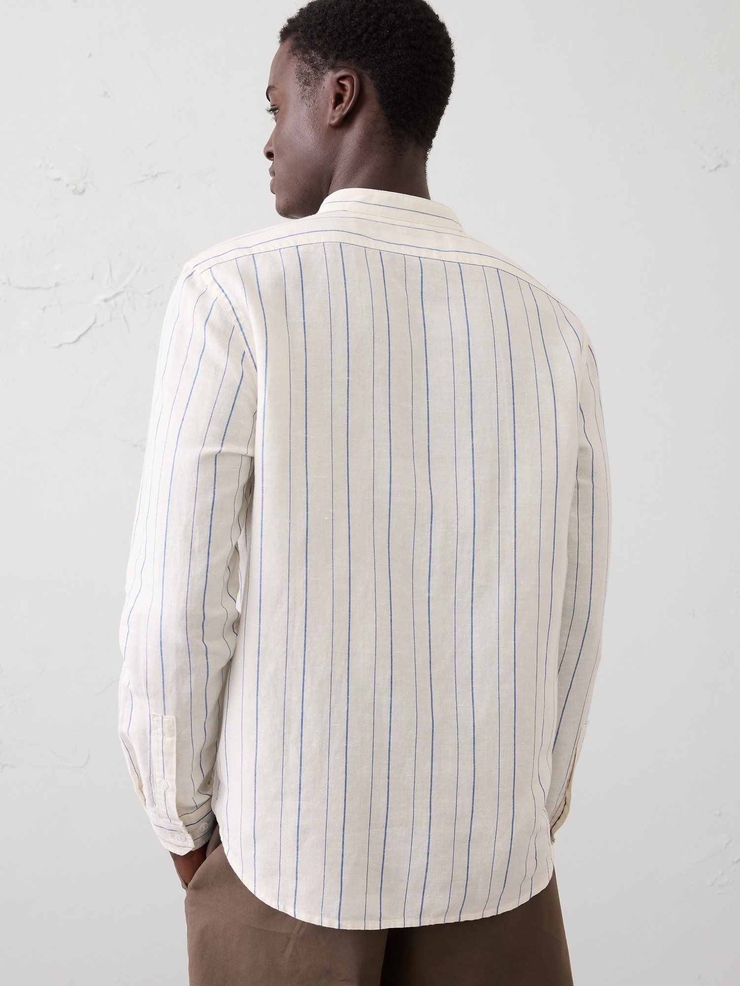 Image number 2 showing, Slim-Fit Linen-Blend Banded-Collar Shirt