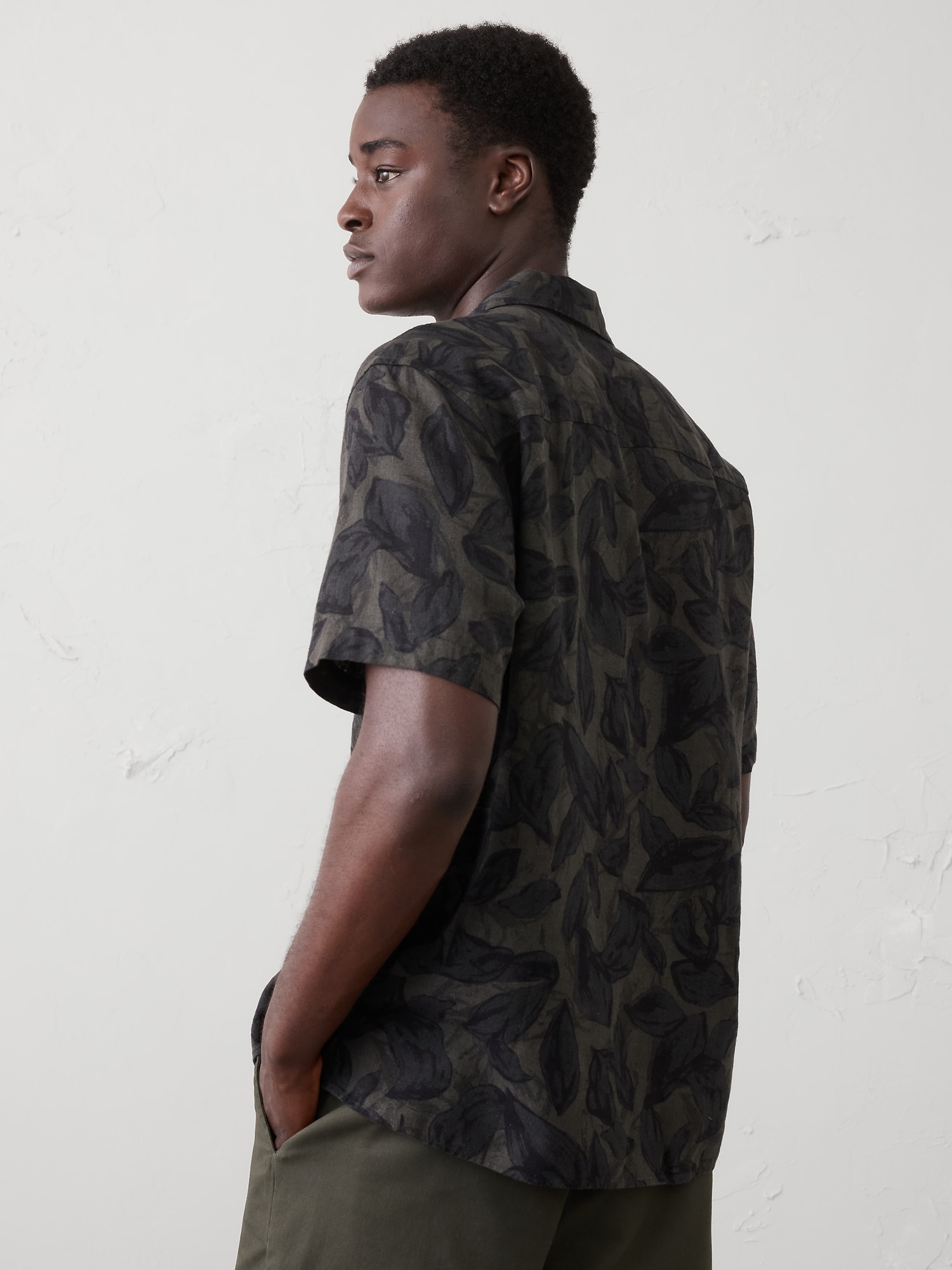 Image number 2 showing, Standard-Fit Linen-Blend Resort Shirt