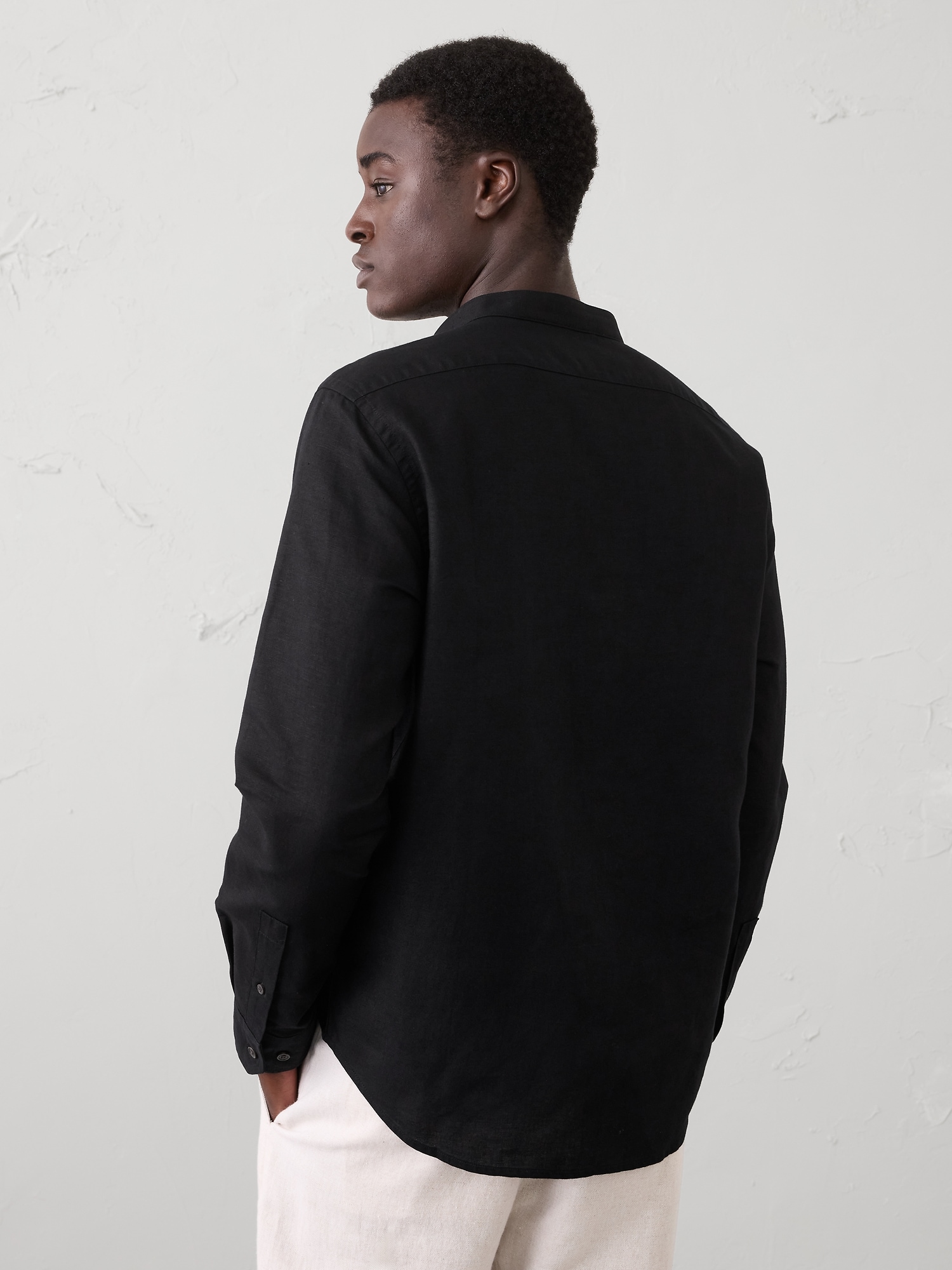 Image number 2 showing, Slim-Fit Linen-Blend Banded-Collar Shirt