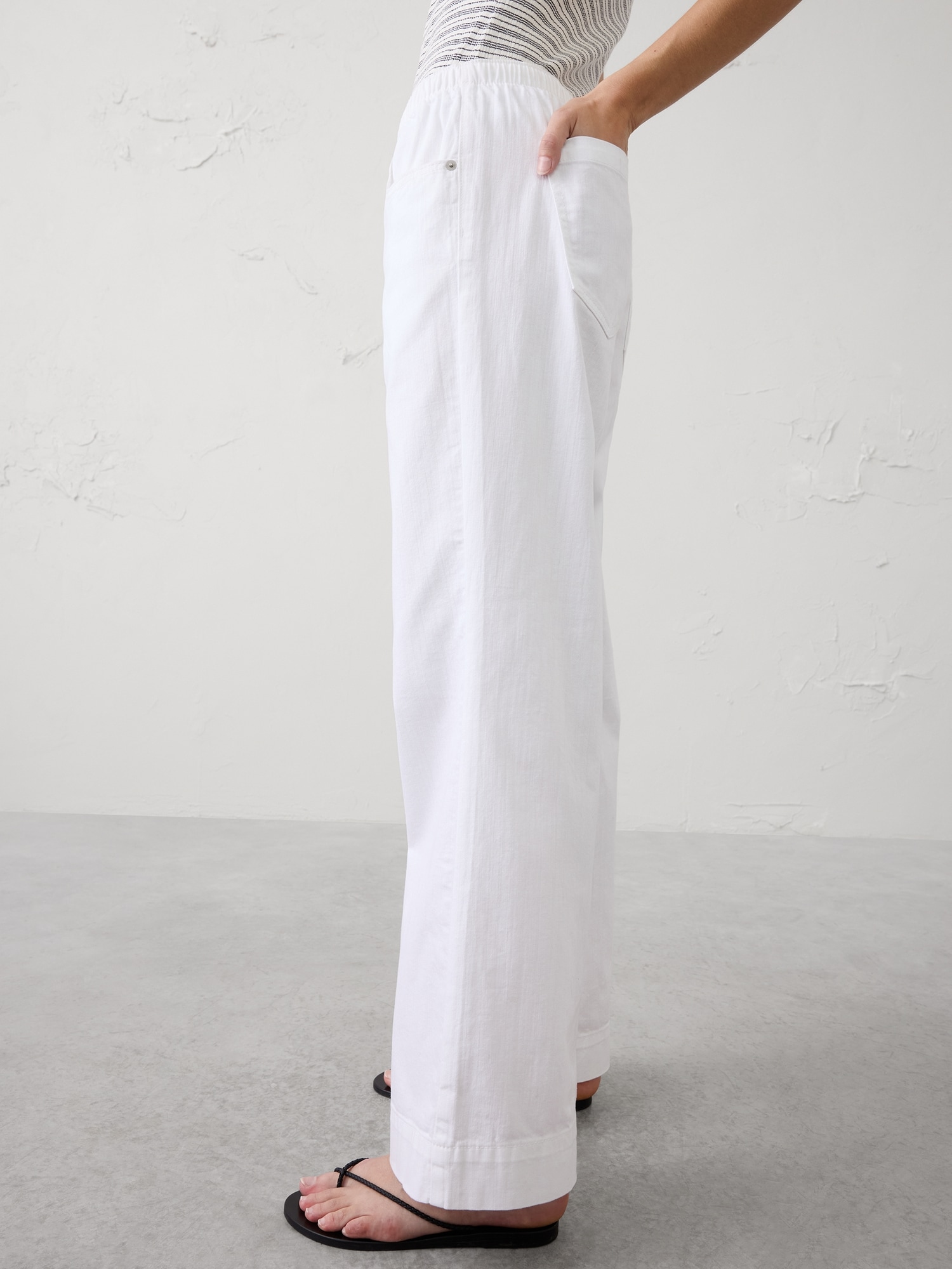 Image number 3 showing, Wide-Leg Mid-Rise Summerweight Pull-On Jean