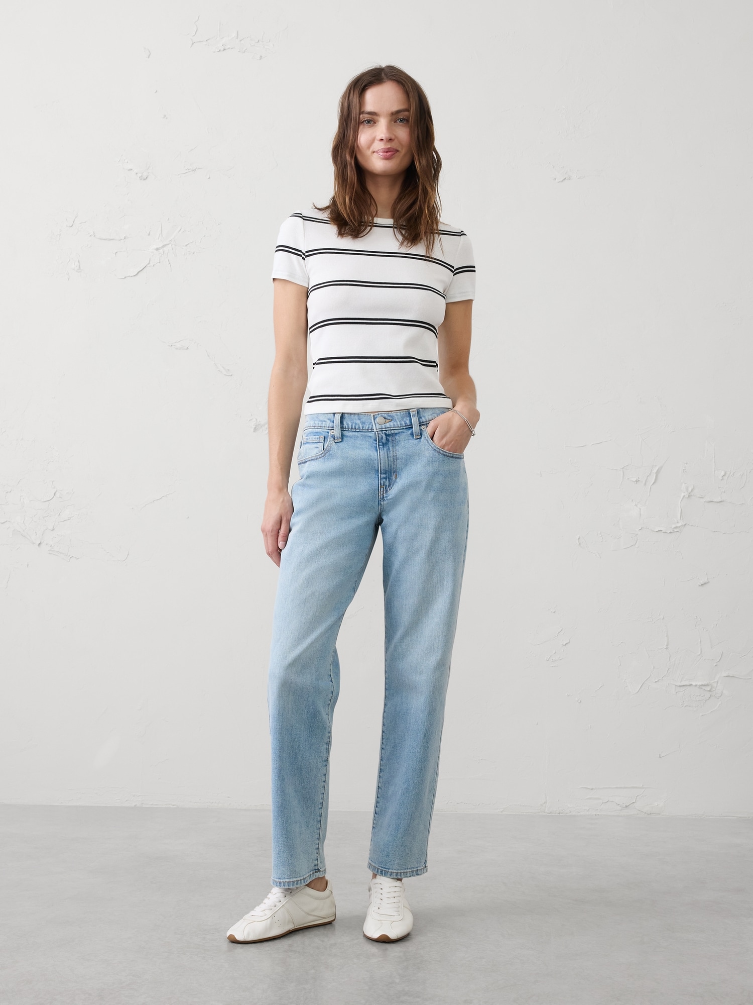 Image number 1 showing, Straight-Leg Mid-Rise Jean