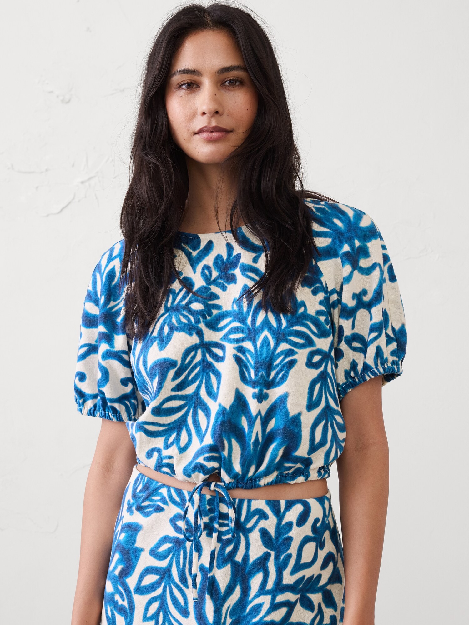 Image number 1 showing, Linen-Blend Bubble-Tie Top