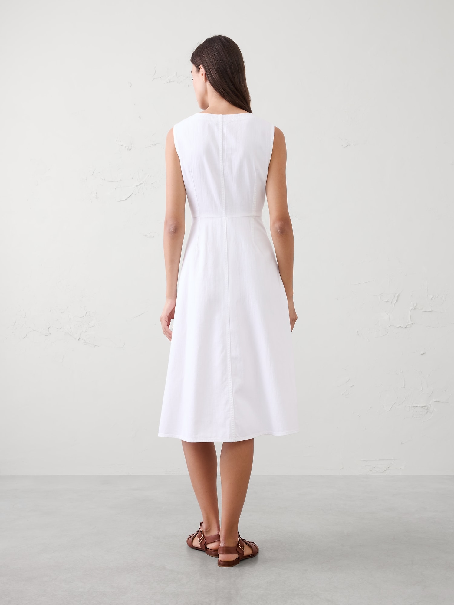 Image number 2 showing, Sleeveless Midi Dress