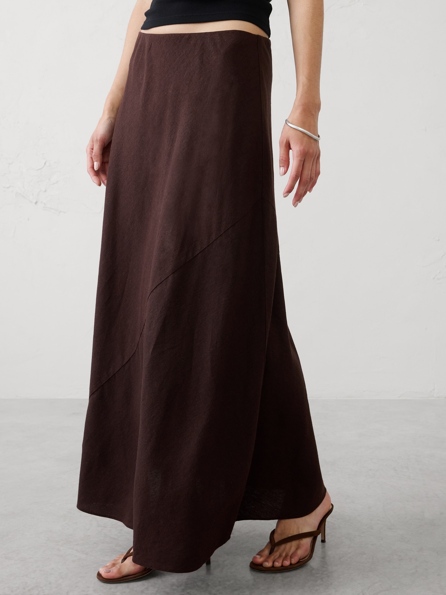 Image number 3 showing, Linen-Blend Bias Pull-On Maxi Skirt