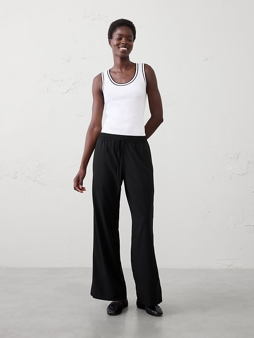 Wide-Leg Mid-Rise Airstretch Pant | Banana Republic Factory