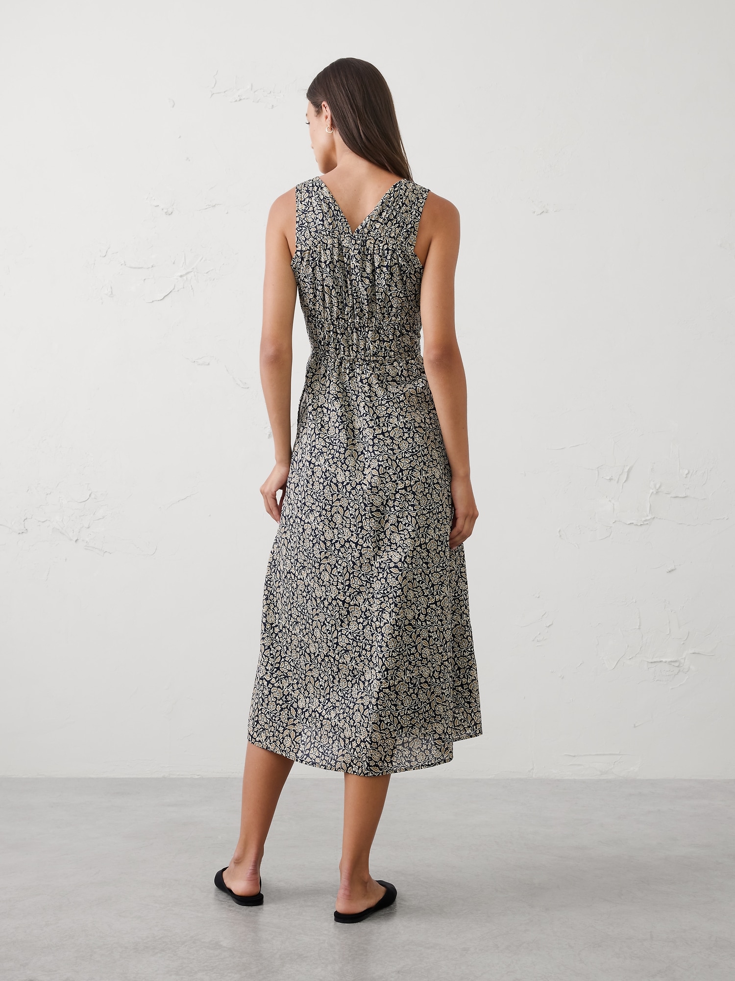 Image number 2 showing, Elastic Detail Midi Dress