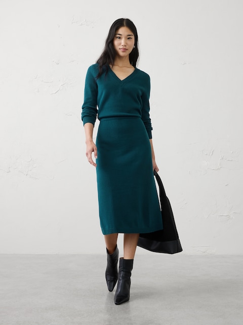 Vee-Neck Sweater Midi Dress